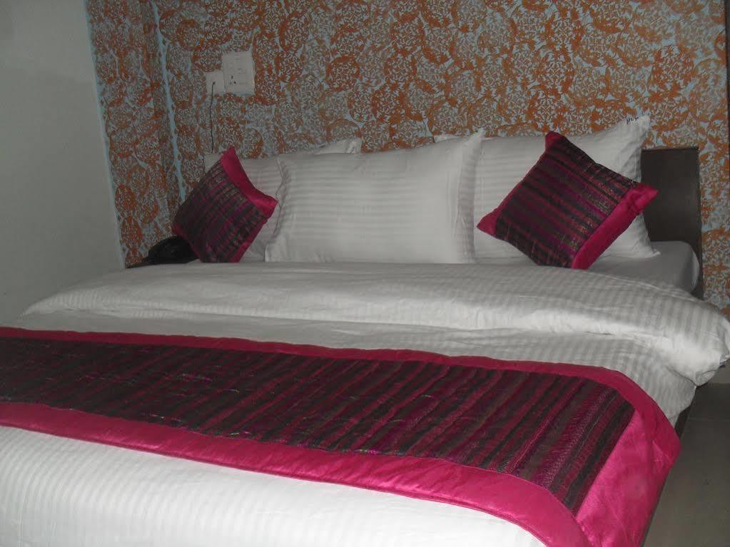Hotel Le Princess @ Airport Yeni Delhi Dış mekan fotoğraf