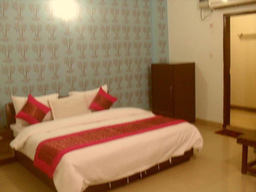 Hotel Le Princess @ Airport Yeni Delhi Dış mekan fotoğraf